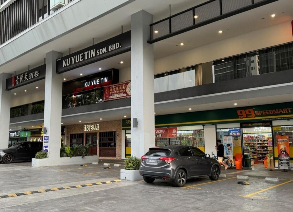 Apartment Trion Kl Infinity Pool Near Klcc 7pax Kuala Lumpur